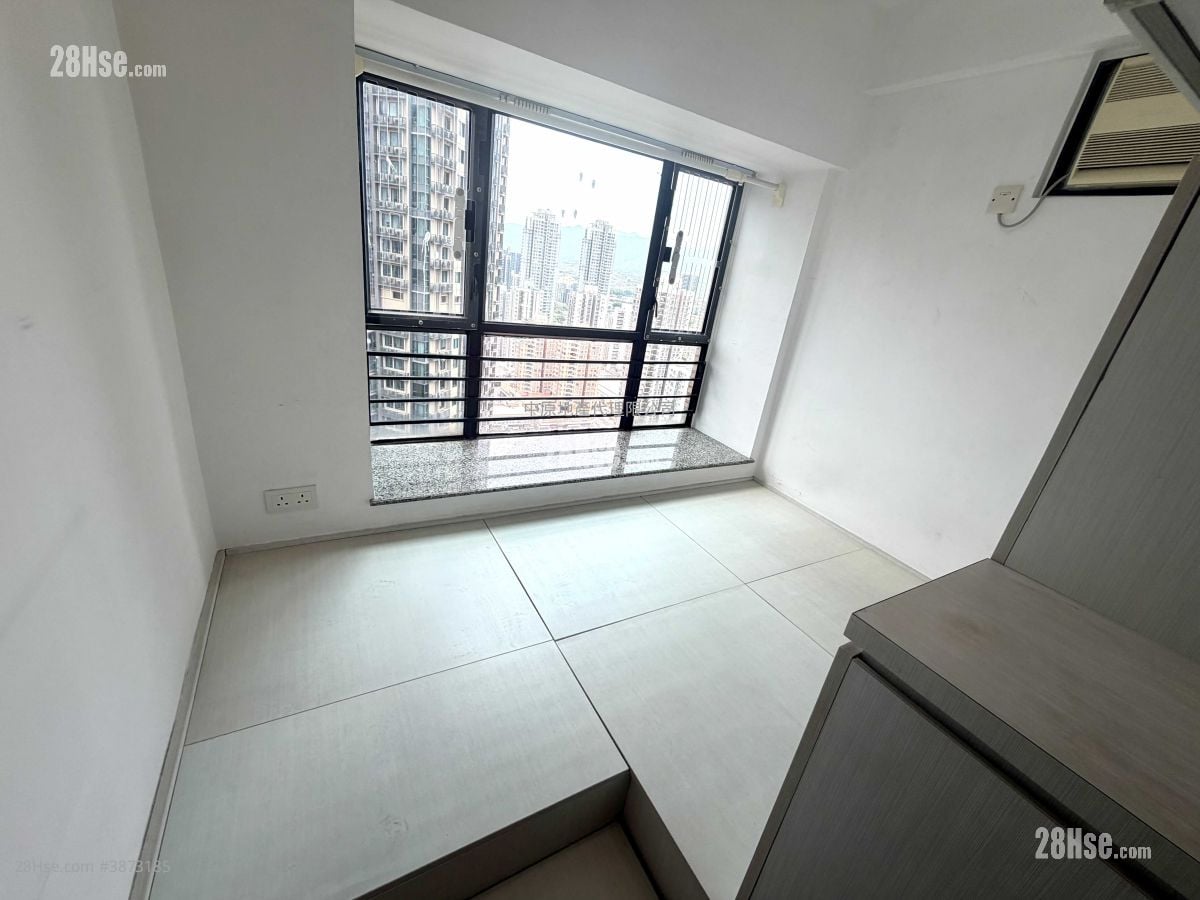 Sun Yuen Long Centre Sell 2 Bedrooms , 1 Bathroom 466 ft²