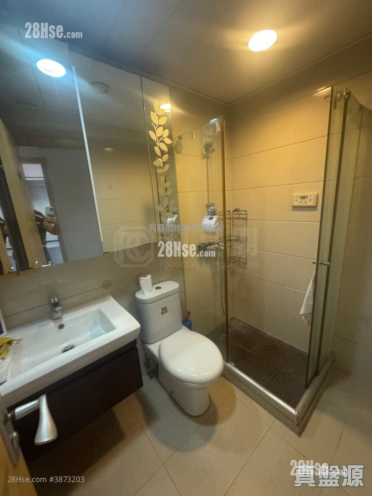 Mei Foo Sun Chuen Sell 3 Bedrooms , 2 Bathrooms 826 ft²