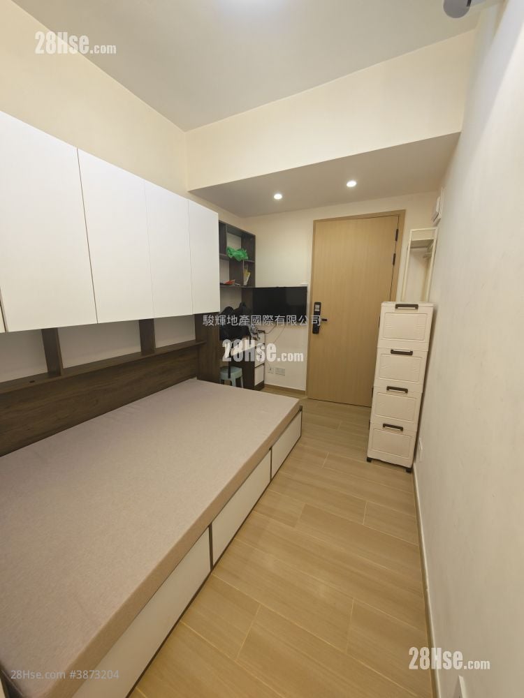 Lee Man Building Rental Studio , 1 Bathroom 120 ft²