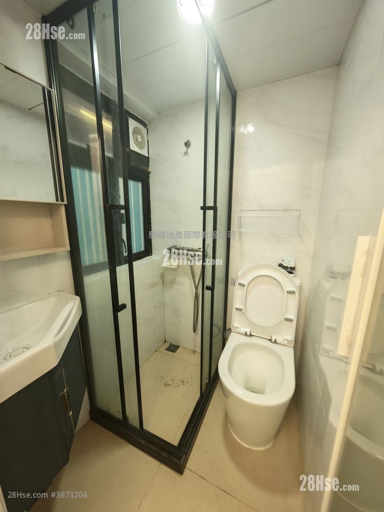Lee Man Building Rental Studio , 1 Bathroom 120 ft²