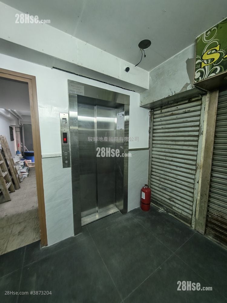 Lee Man Building Rental Studio , 1 Bathroom 120 ft²