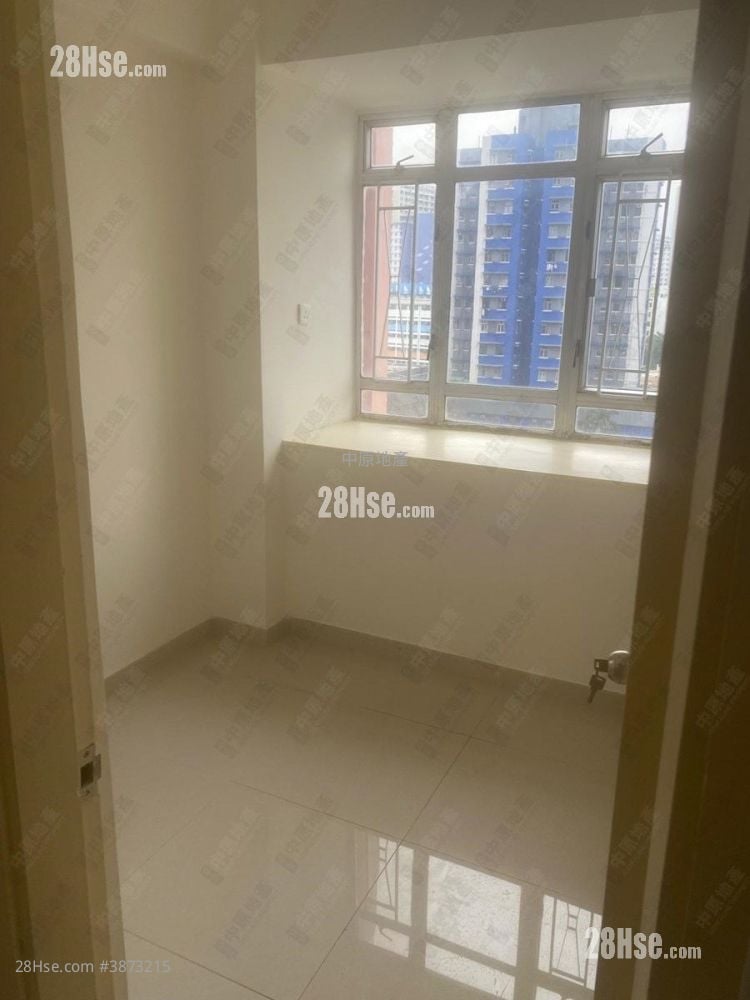 Man Bo Building Sell 1 Bedroom