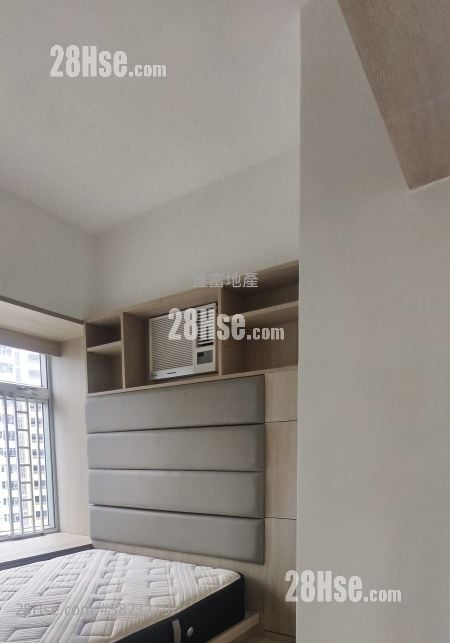 Kwai Chung Plaza Sell 2 Bedrooms , 1 Bathroom 318 ft²