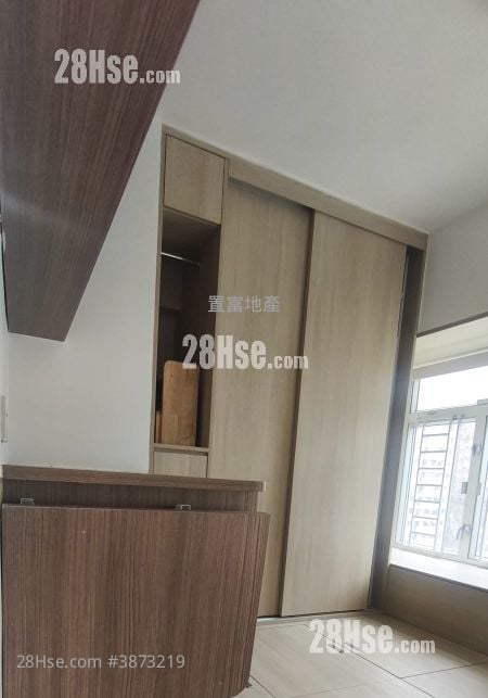 Kwai Chung Plaza Sell 2 Bedrooms , 1 Bathroom 318 ft²