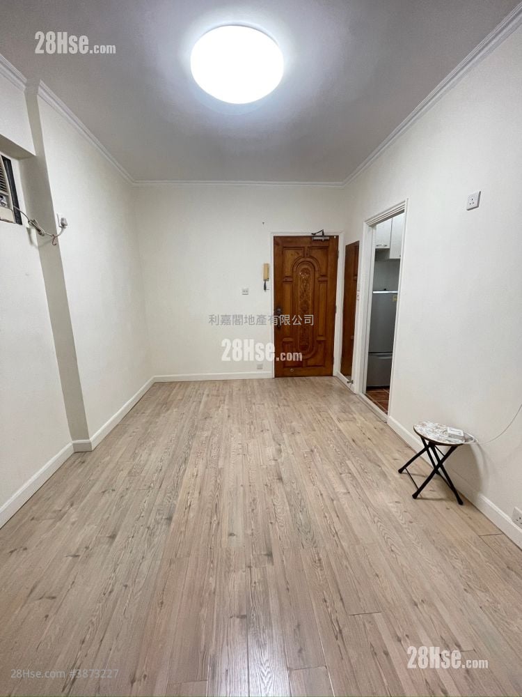 Tsing Yi Garden Sell 2 Bedrooms 343 ft²