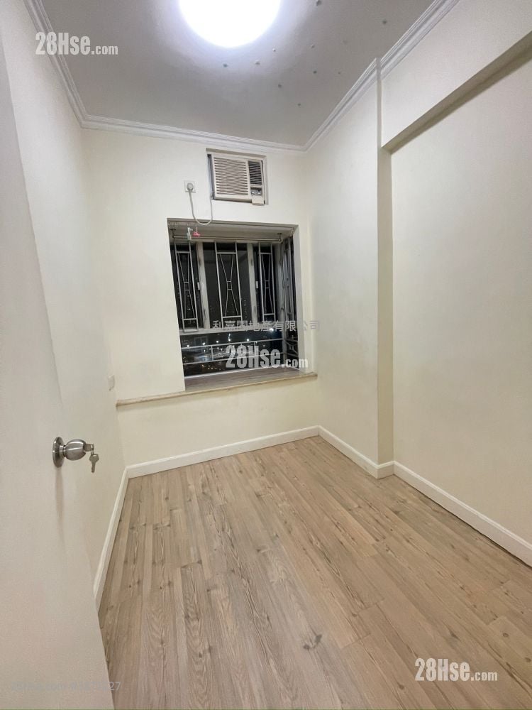 Tsing Yi Garden Sell 2 Bedrooms 343 ft²