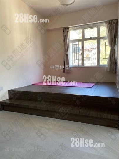 Kai Hei Land Building Sell 2 Bedrooms 350 ft²