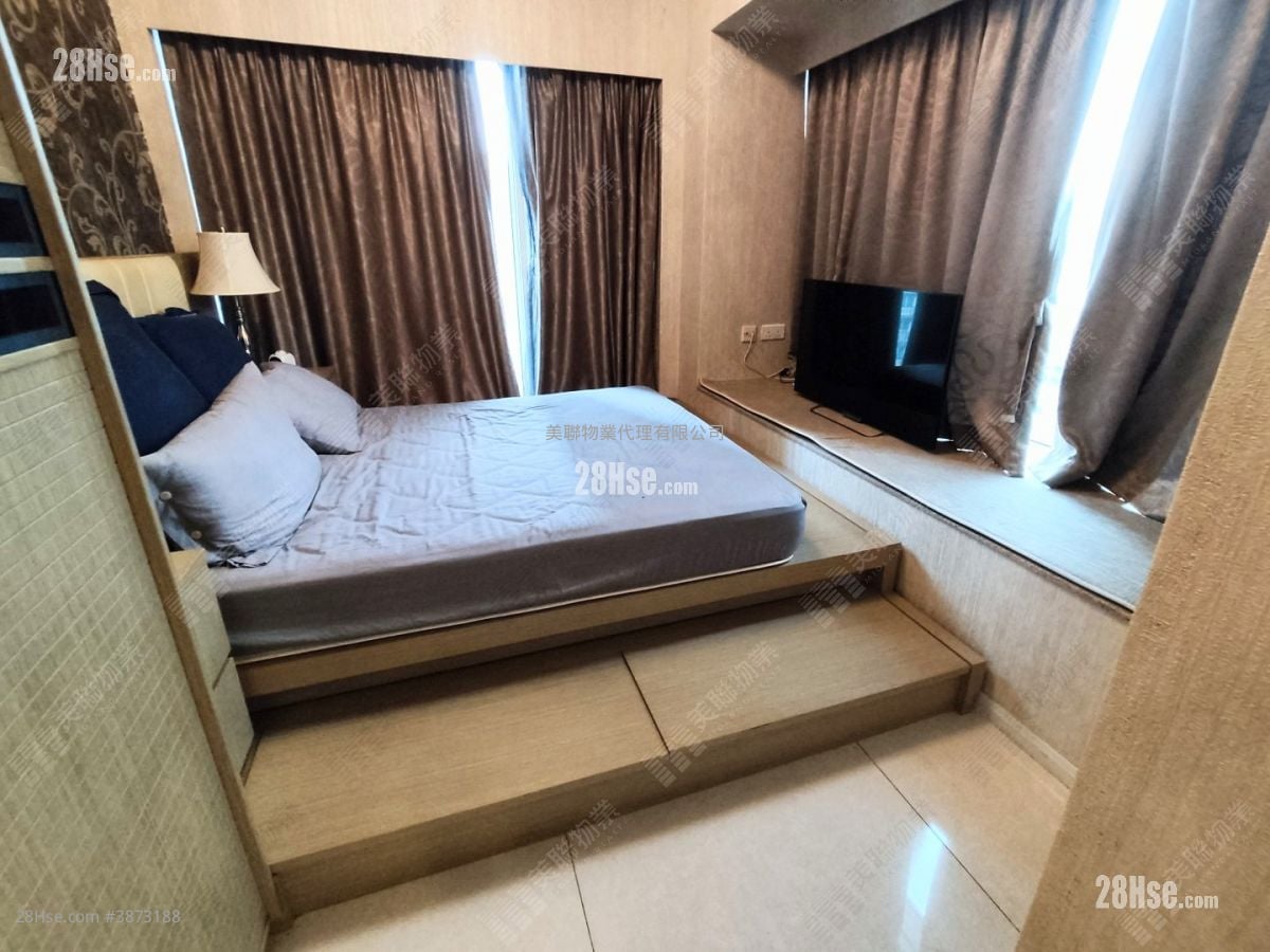 One West Kowloon Sell 4 Bedrooms , 3 Bathrooms 973 ft²