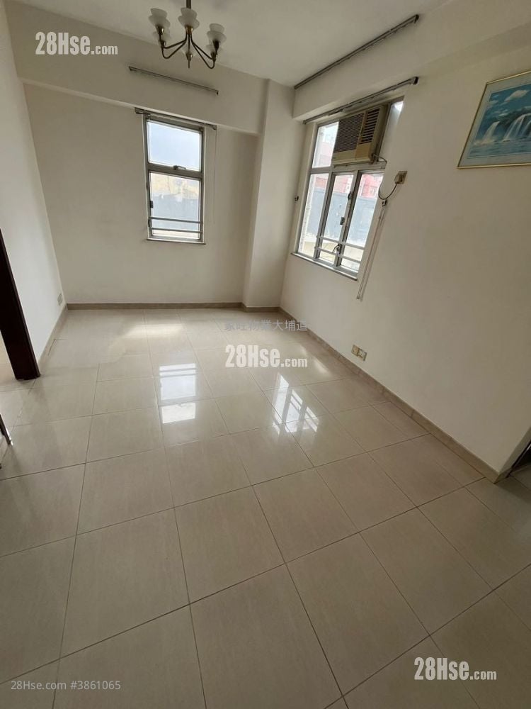8 Fuk Wa Street Rental 3 Bedrooms , 1 Bathroom 332 ft²