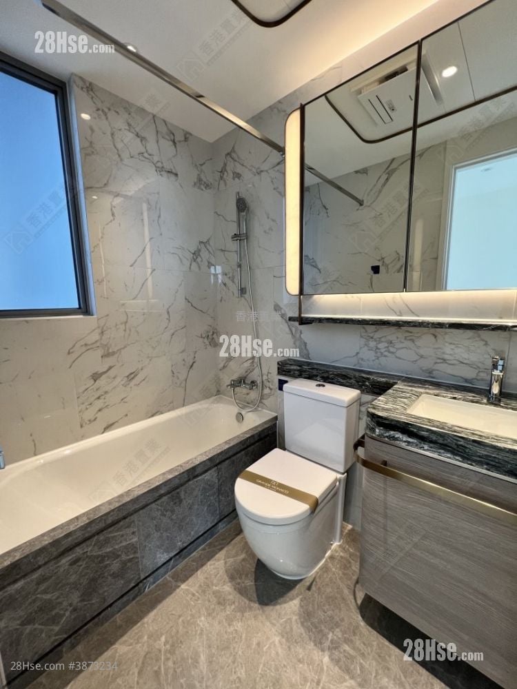 Monaco Rental 3 Bedrooms , 3 Bathrooms 827 ft²