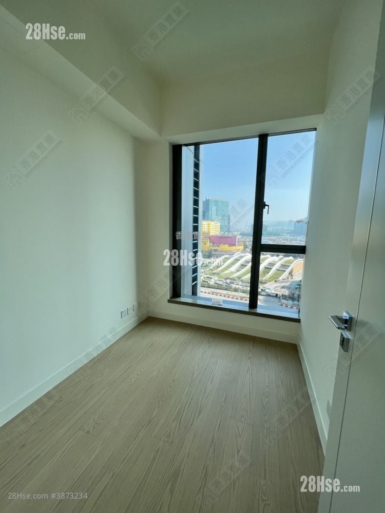 Monaco Rental 3 Bedrooms , 3 Bathrooms 827 ft²
