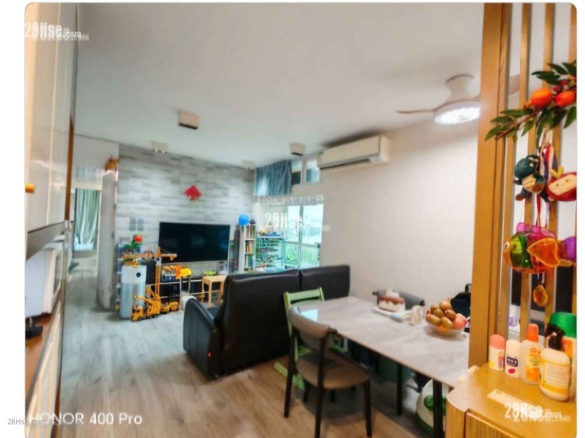 Sea Crest Villa Sell 3 Bedrooms , 2 Bathrooms 653 ft²