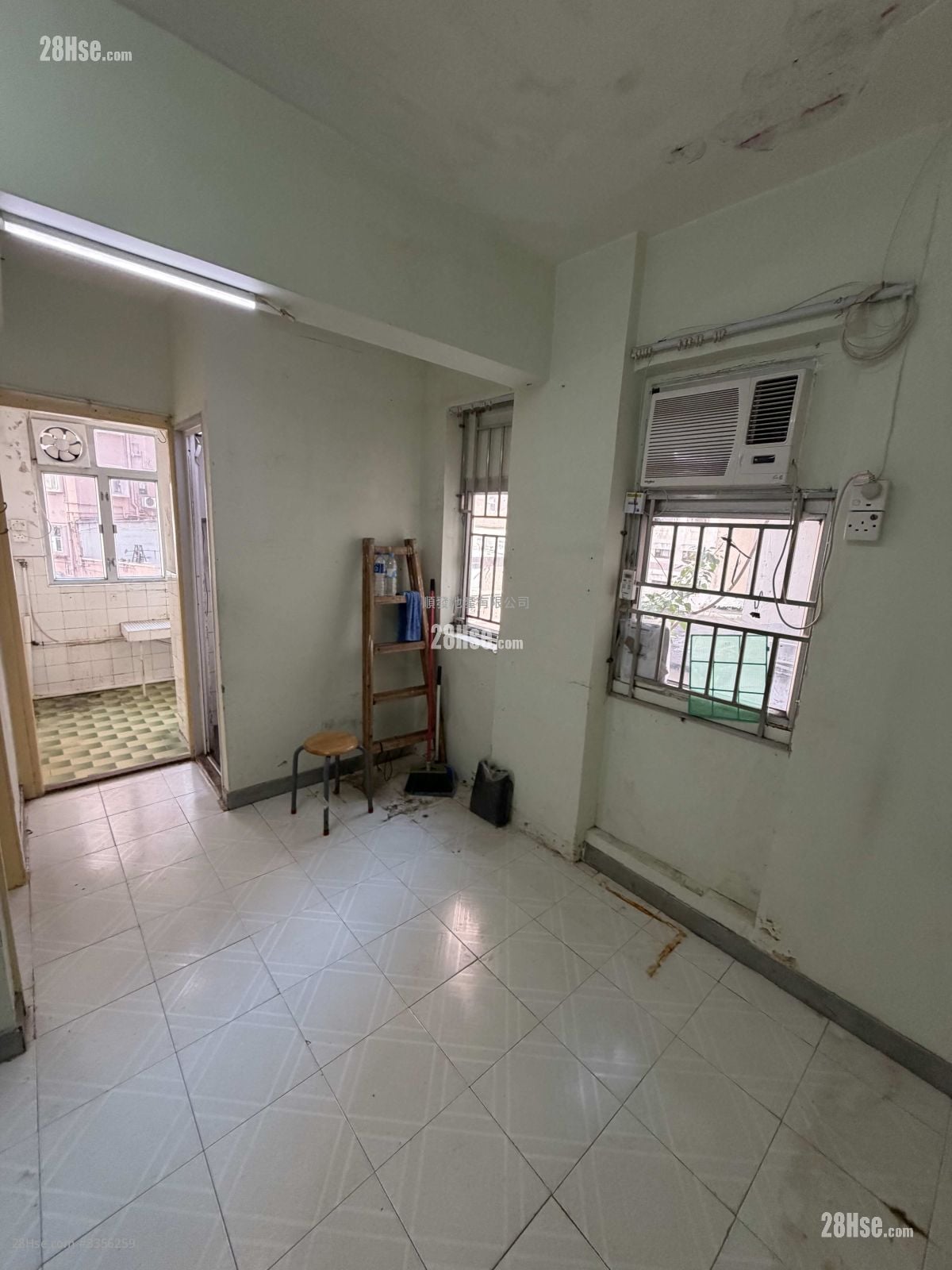 Ming Tak Building Sell 341 ft²