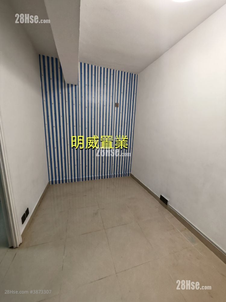 利兴大楼 租盘 180 平方尺