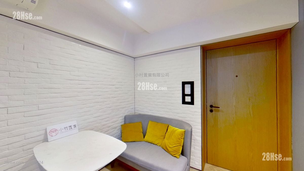 living room: Star Studios Rental 1 Bedroom , 1 Bathroom 228 ft²