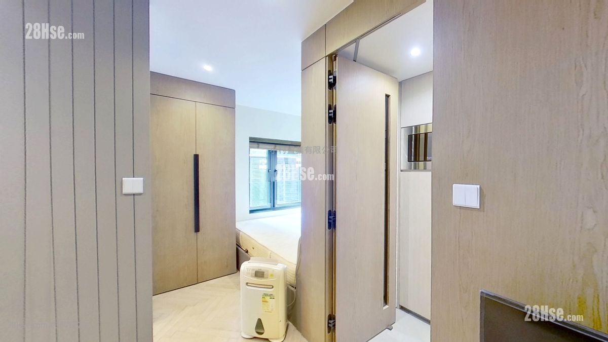 master room: Star Studios Rental 1 Bedroom , 1 Bathroom 228 ft²