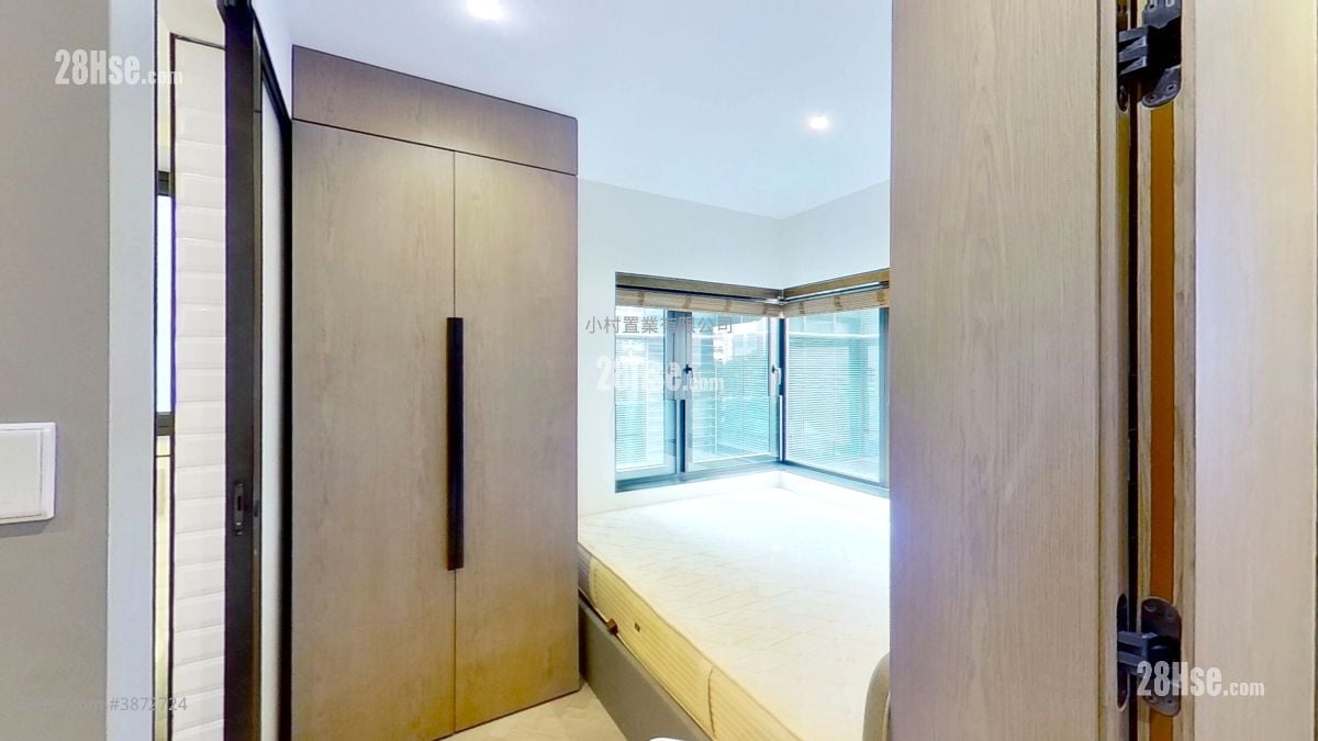 master room: Star Studios Rental 1 Bedroom , 1 Bathroom 228 ft²