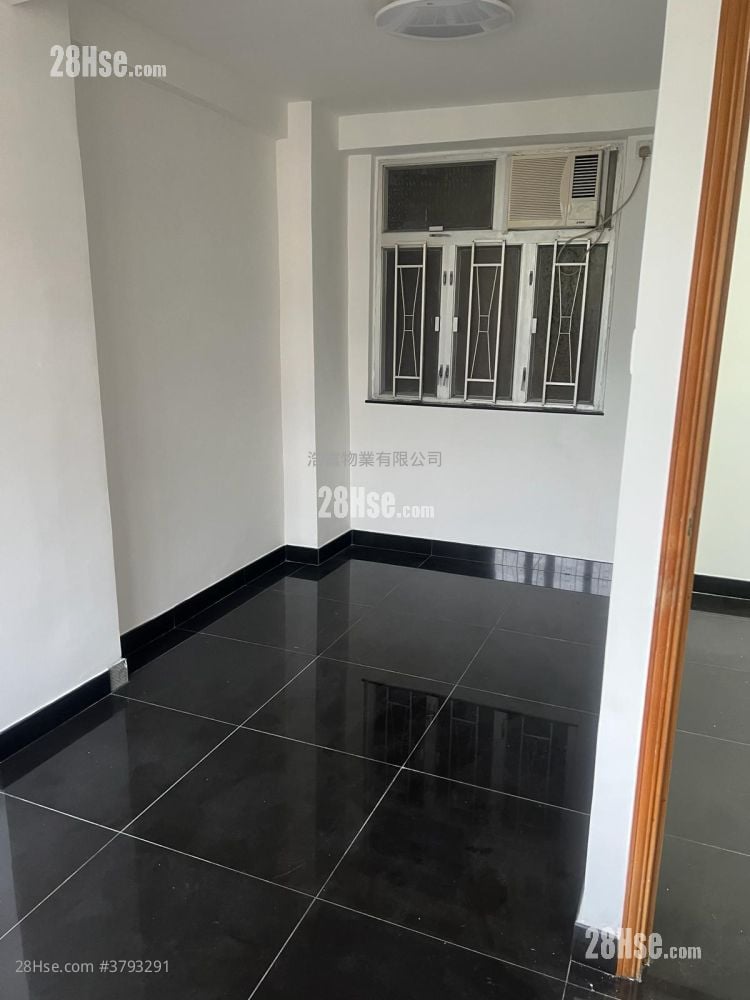 Wai Lee Building Sell 2 Bedrooms , 1 Bathroom 369 ft²