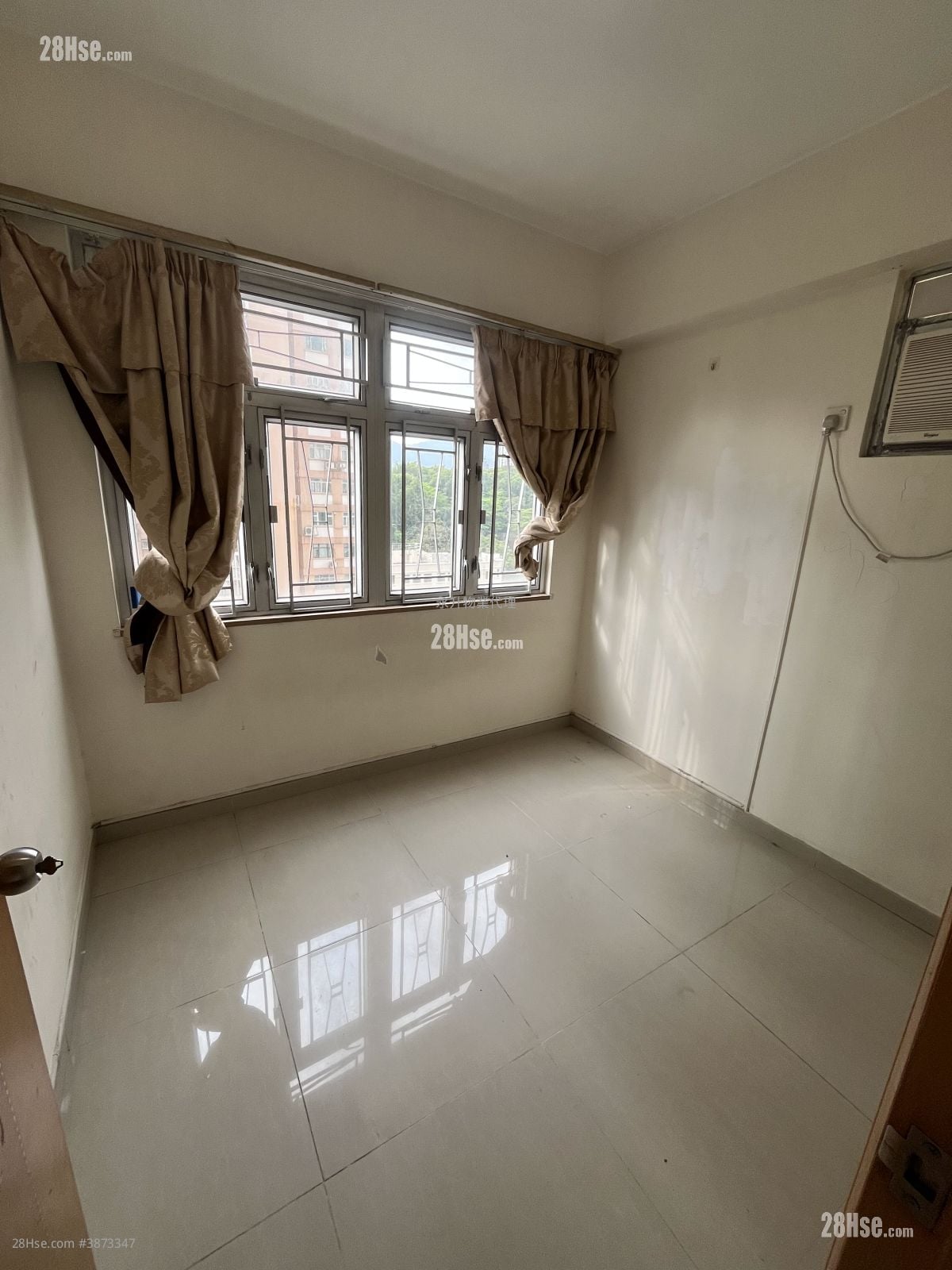 Fu Tao Building Rental 3 Bedrooms , 1 Bathroom 430 ft²