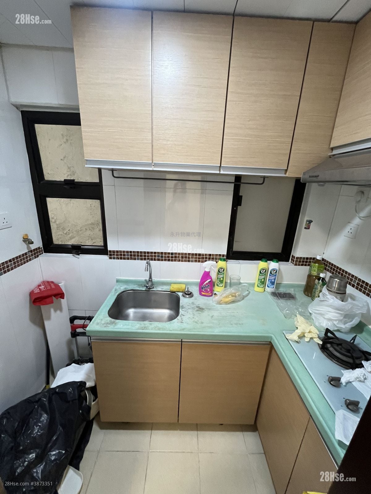 Soares Avenue Rental 2 Bedrooms , 1 Bathroom 400 ft²