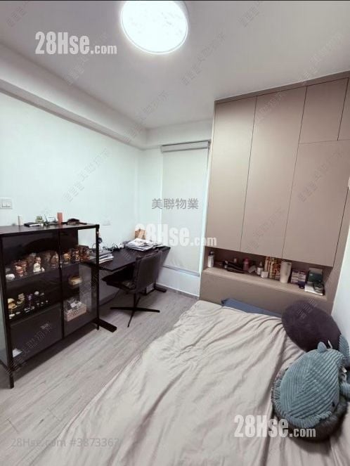 Tai Fook G & S Building Sell 422 ft²