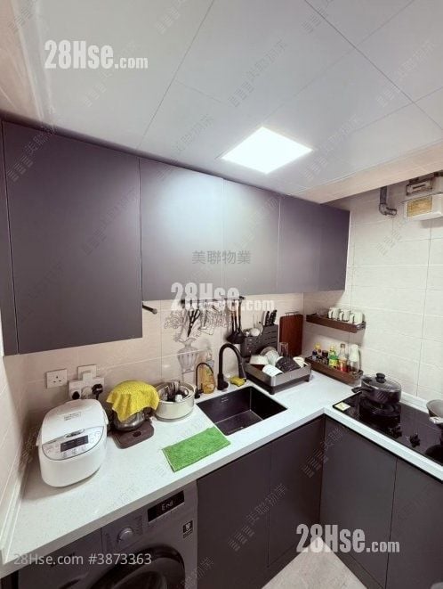 Tai Fook G & S Building Sell 422 ft²