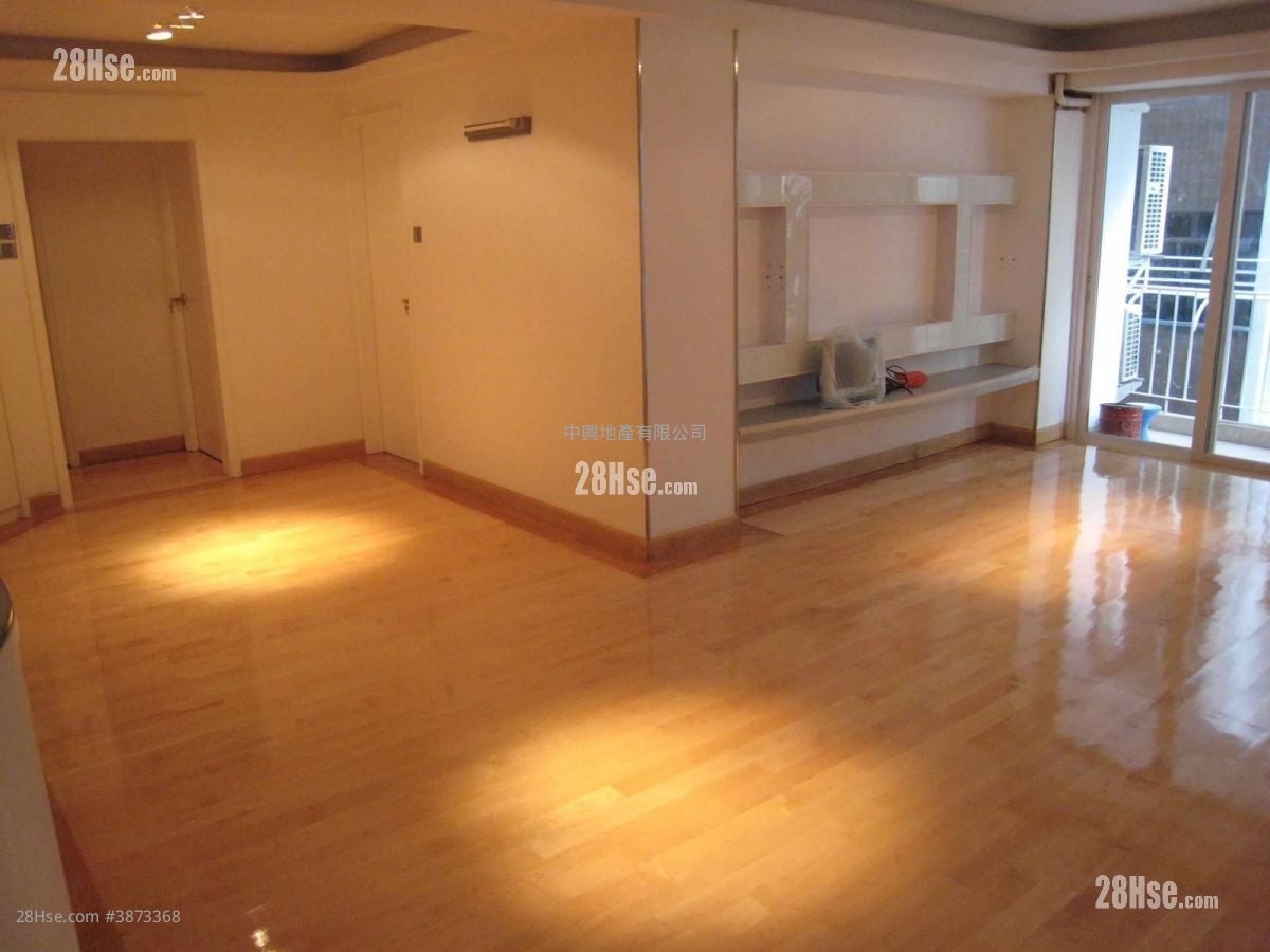 Phoenix Court Rental 3 Bedrooms , 2 Bathrooms 1,119 ft²