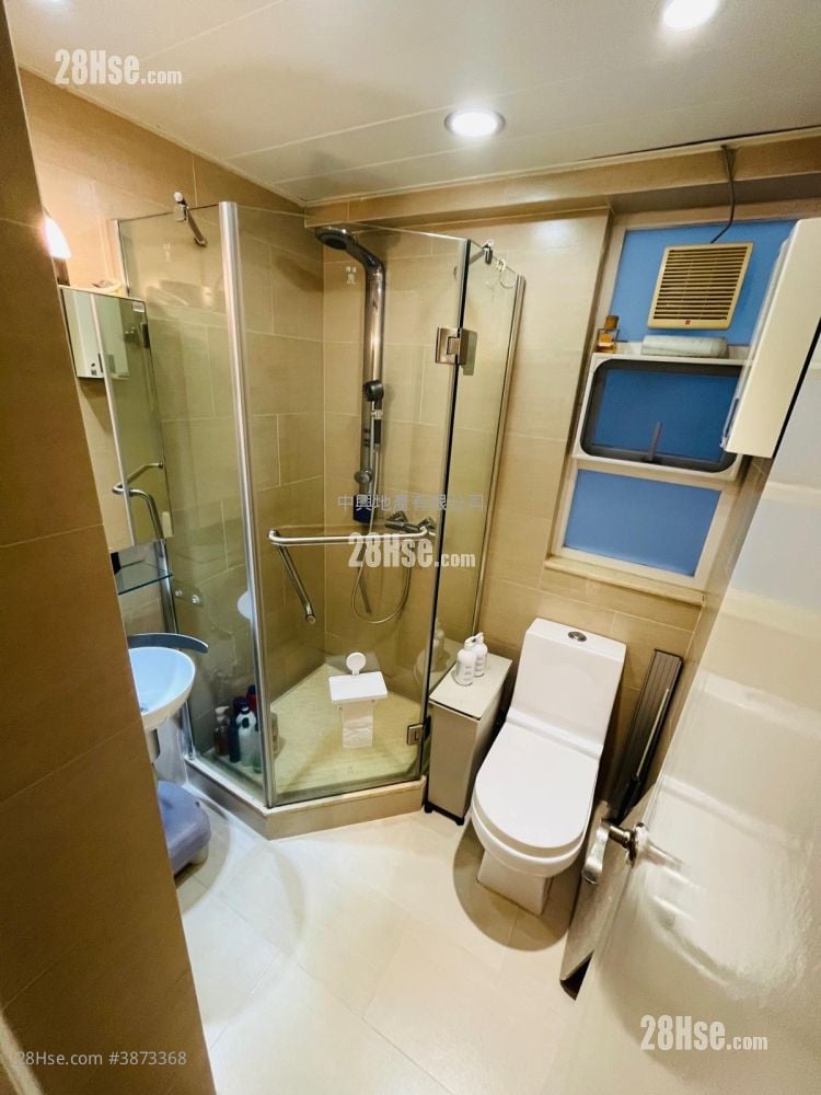 Phoenix Court Rental 3 Bedrooms , 2 Bathrooms 1,119 ft²