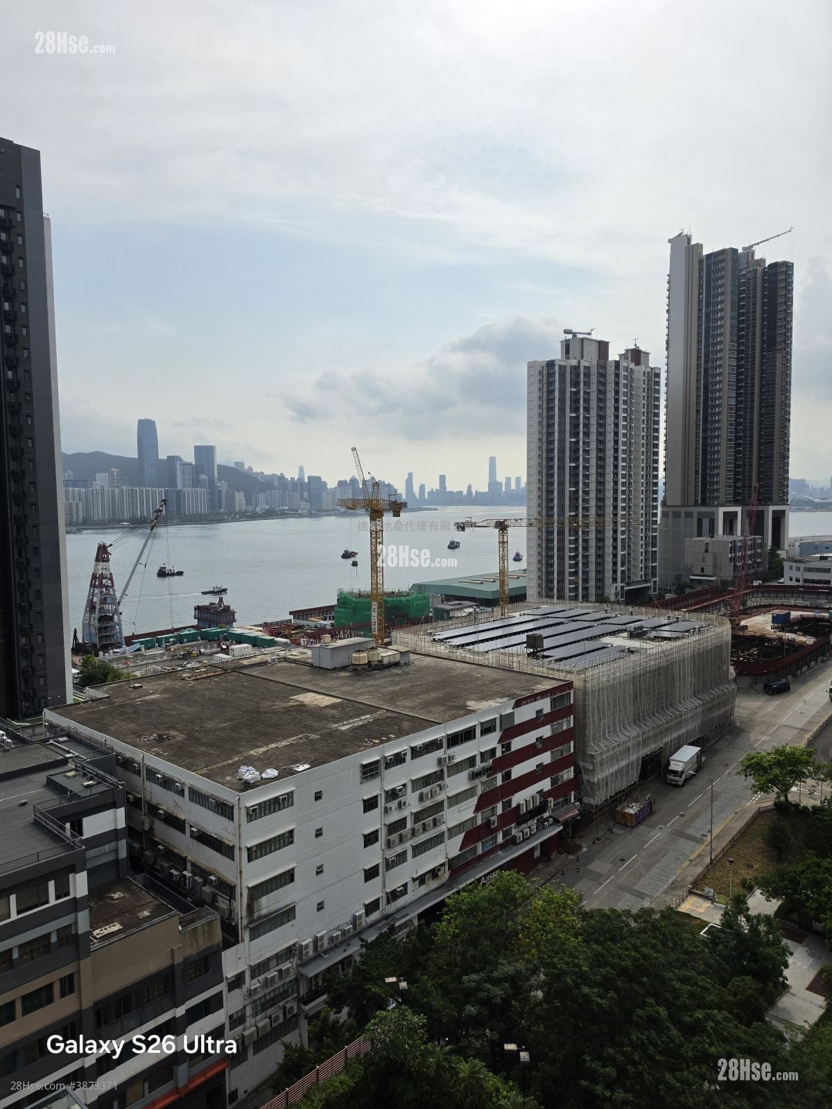 Canaryside Rental 2 Bedrooms , 1 Bathroom 425 ft²