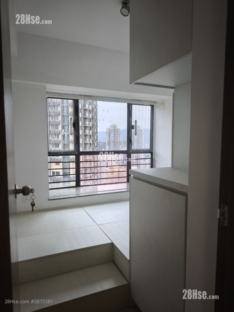 Sun Yuen Long Centre Sell 2 Bedrooms 466 ft²