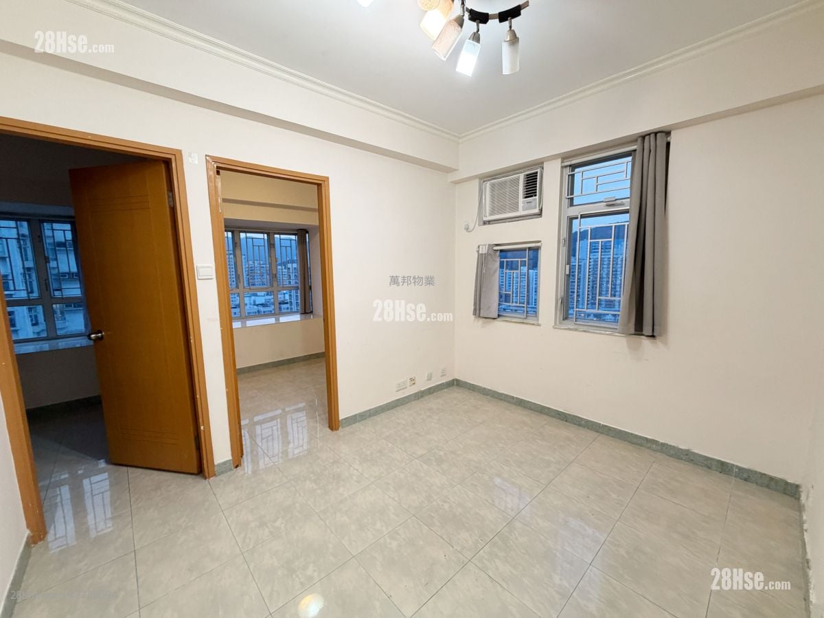 Tai Po Centre Sell 2 Bedrooms , 1 Bathroom 361 ft²