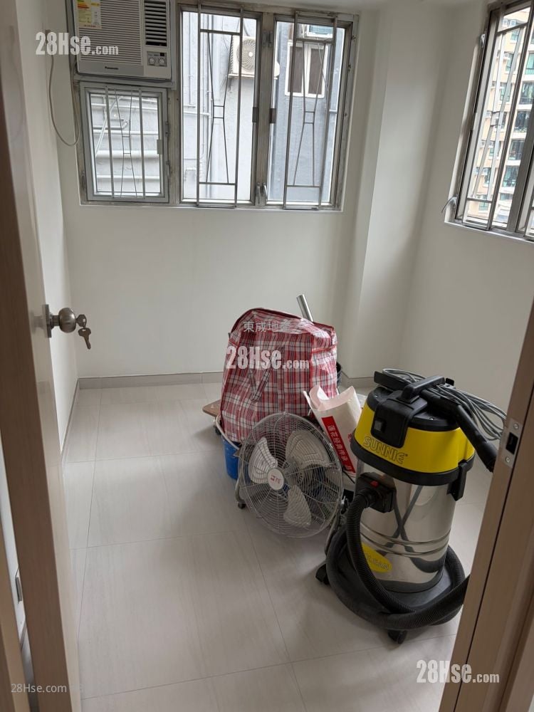 香港工商銀行大廈 租盤 2 房 , 1 浴室 376 平方呎