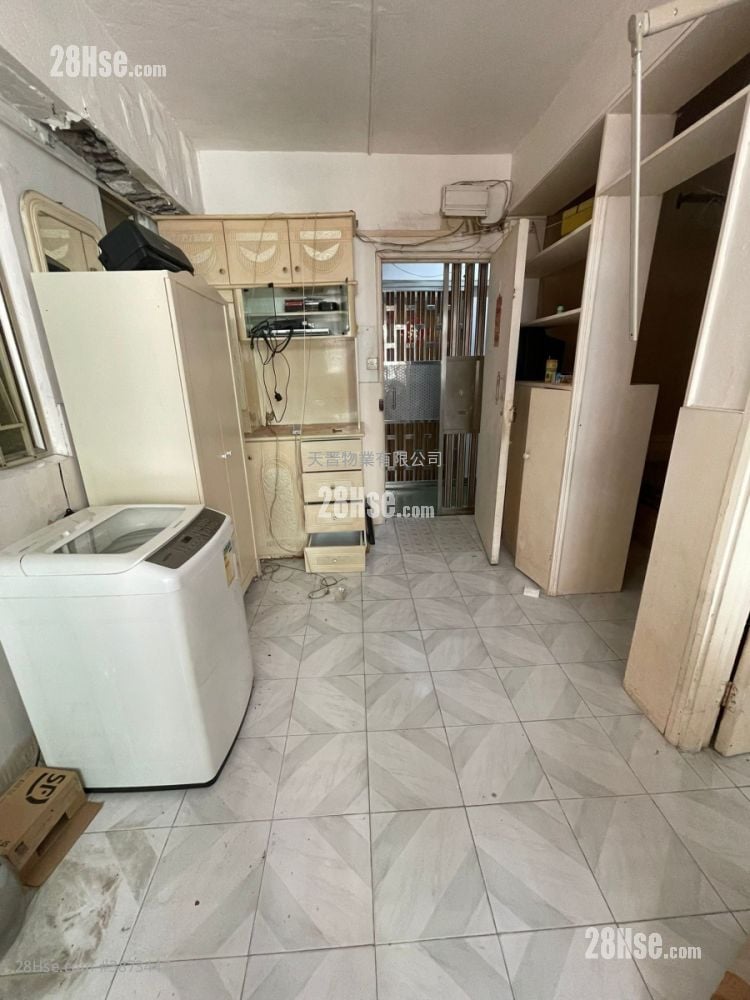 Honour Building Sell 2 Bedrooms , 1 Bathroom 287 ft²