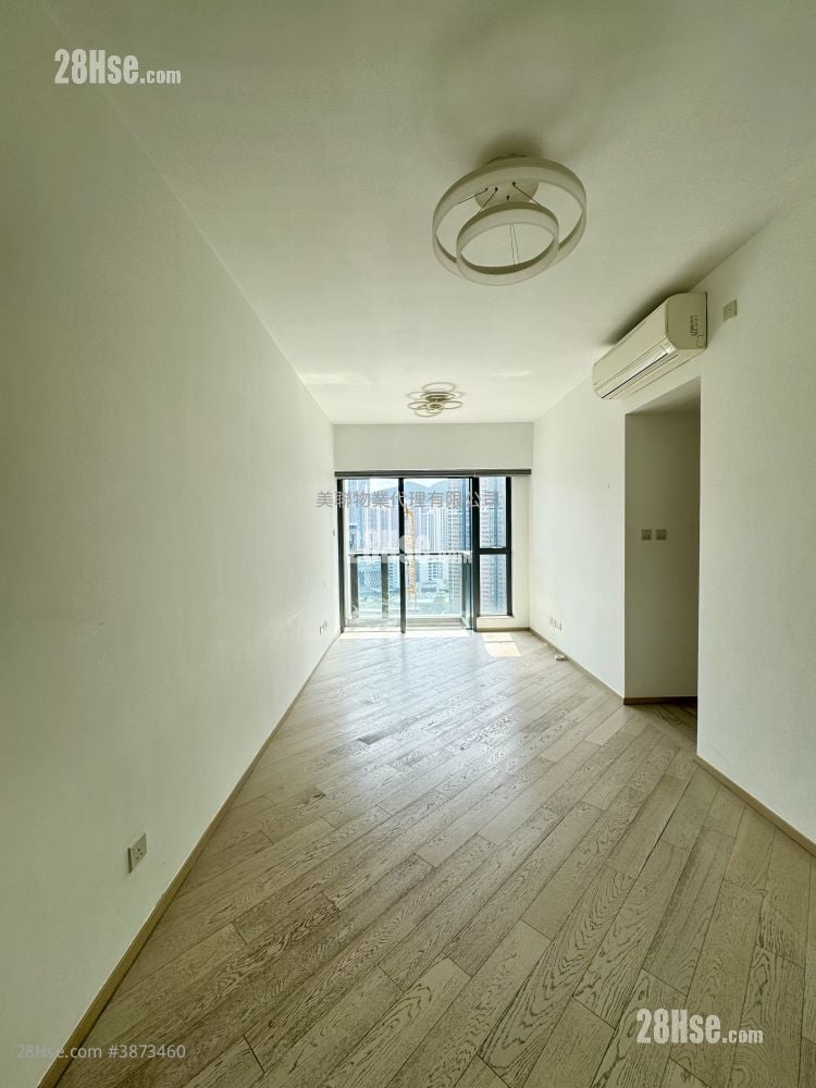 The Wings Sell 3 Bedrooms , 2 Bathrooms 699 ft²
