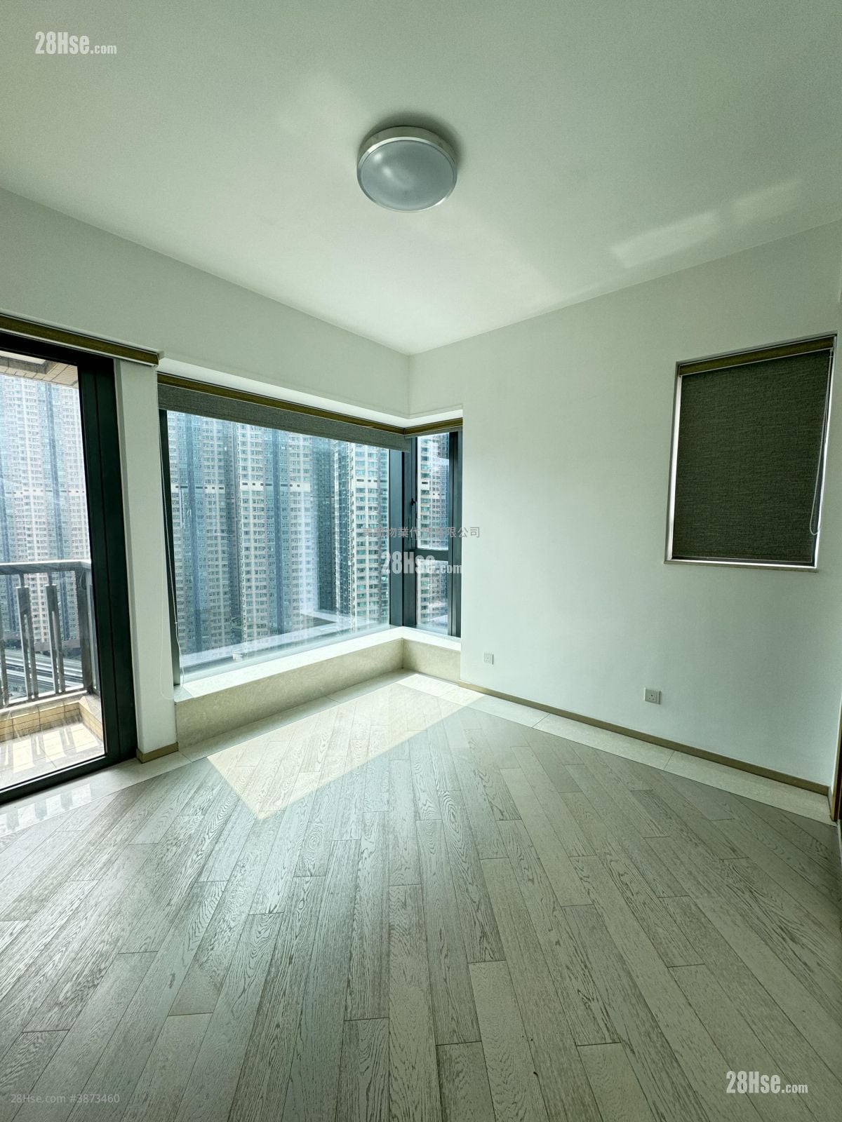 The Wings Sell 3 Bedrooms , 2 Bathrooms 699 ft²