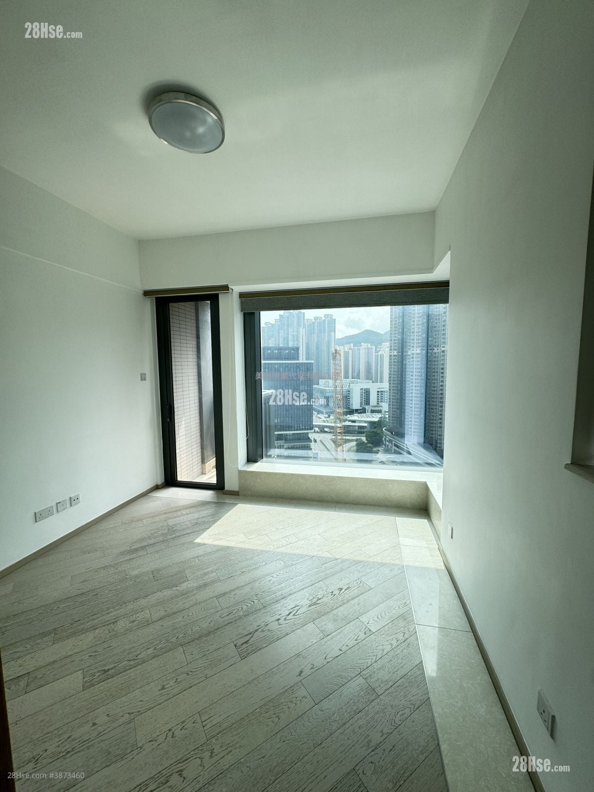 The Wings Sell 3 Bedrooms , 2 Bathrooms 699 ft²