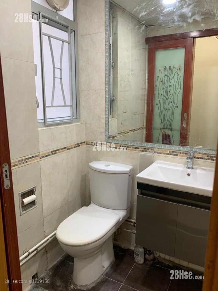 Han Hing Building Sell 3 Bedrooms , 1 Bathroom 371 ft²