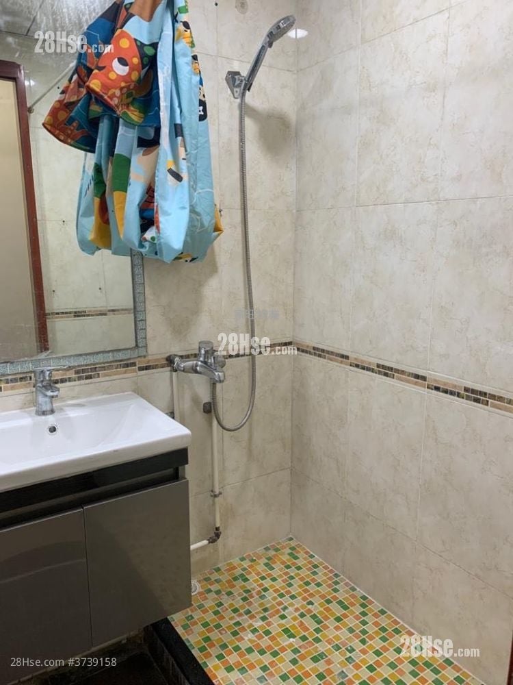 Han Hing Building Sell 3 Bedrooms , 1 Bathroom 371 ft²