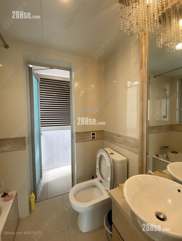 Uptown Rental 765 ft²