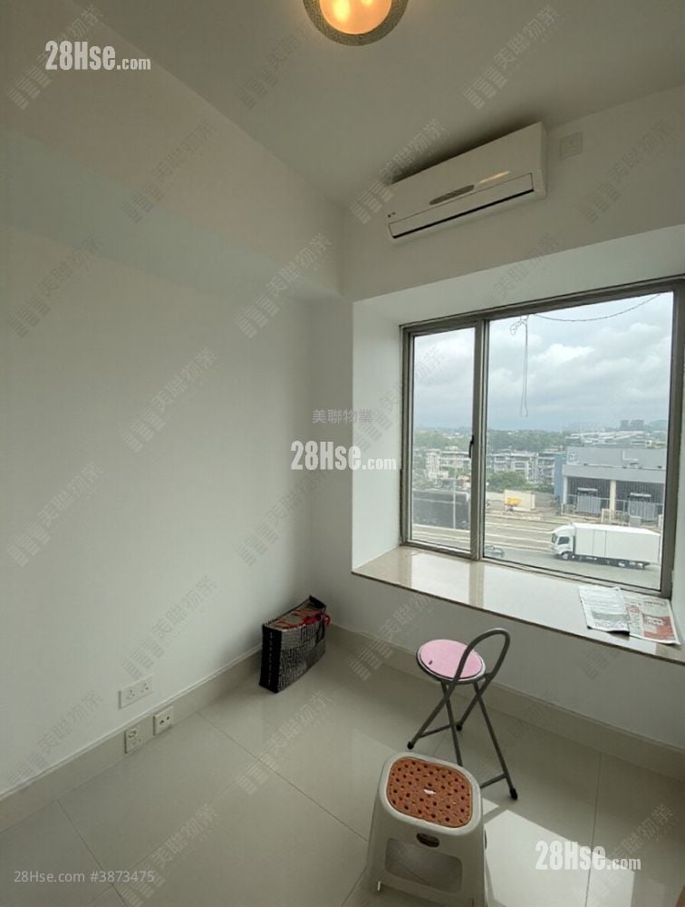 Uptown Rental 765 ft²