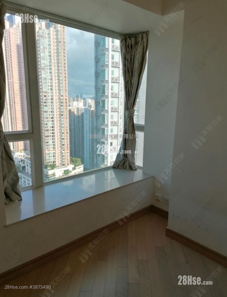 Florient Rise Rental 2 Bedrooms , 1 Bathroom 453 ft²