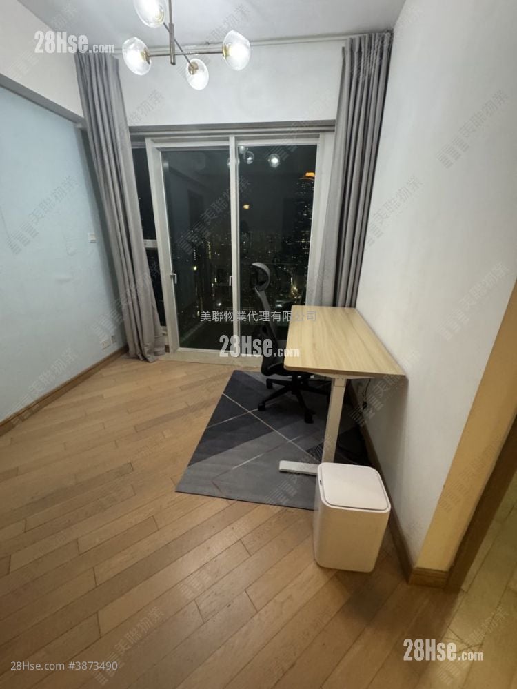 Florient Rise Rental 2 Bedrooms , 1 Bathroom 453 ft²