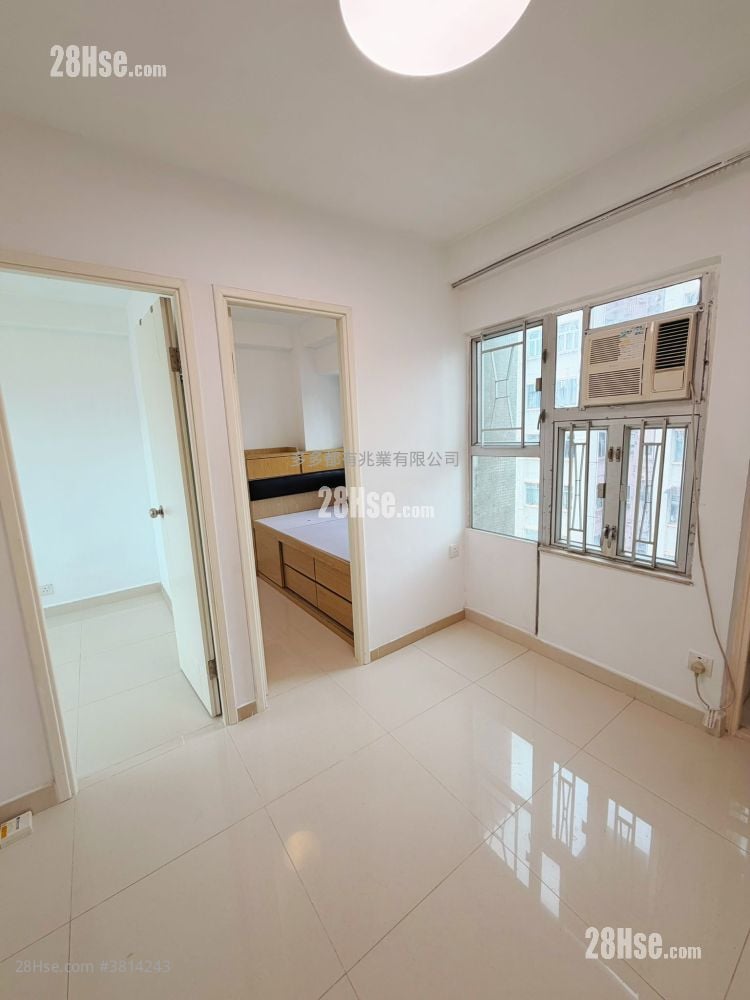 Hayon Building Rental 2 Bedrooms , 1 Bathroom 251 ft²
