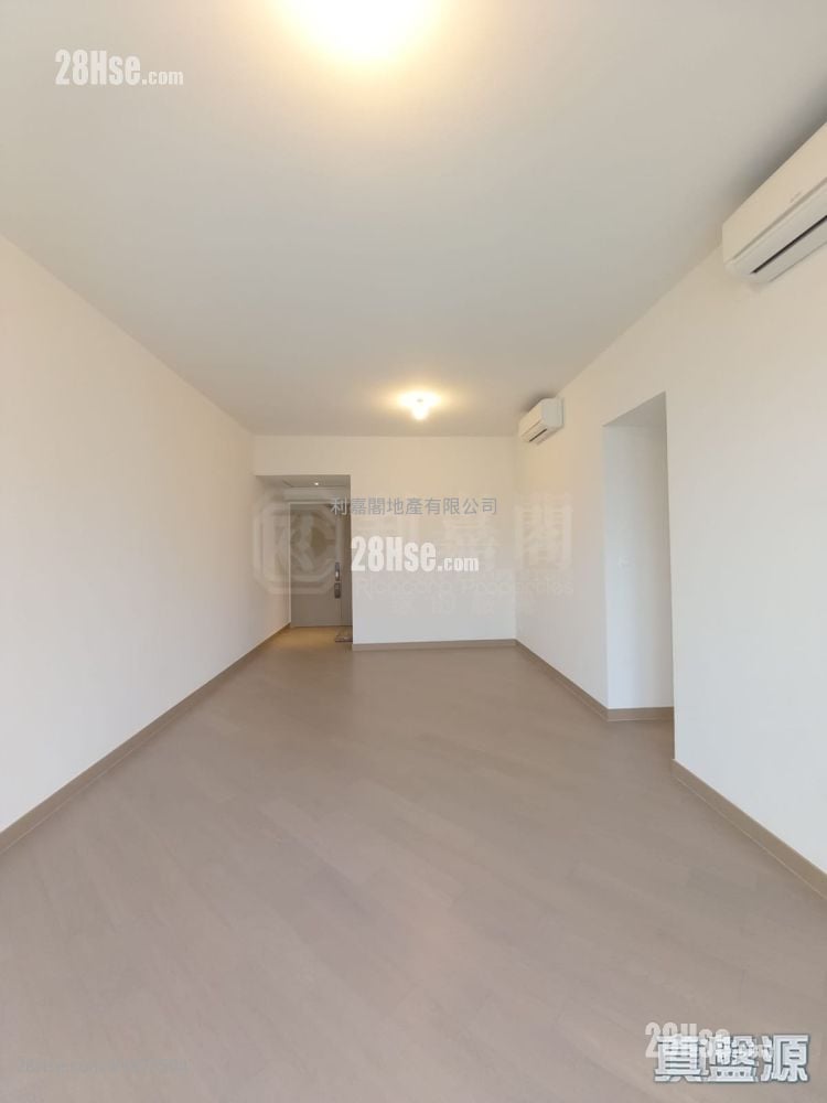 Cullinan West Rental 4 Bedrooms , 2 Bathrooms 1,214 ft²