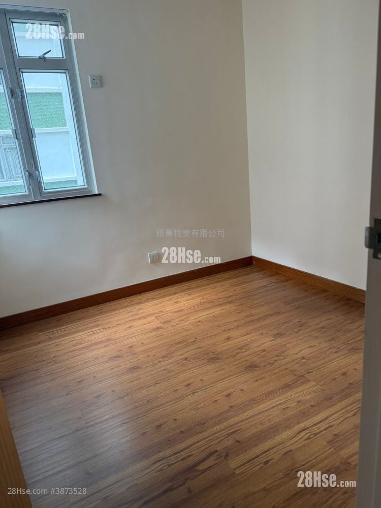 Nan Fung Sun Chuen Sell 3 Bedrooms , 1 Bathroom 570 ft²