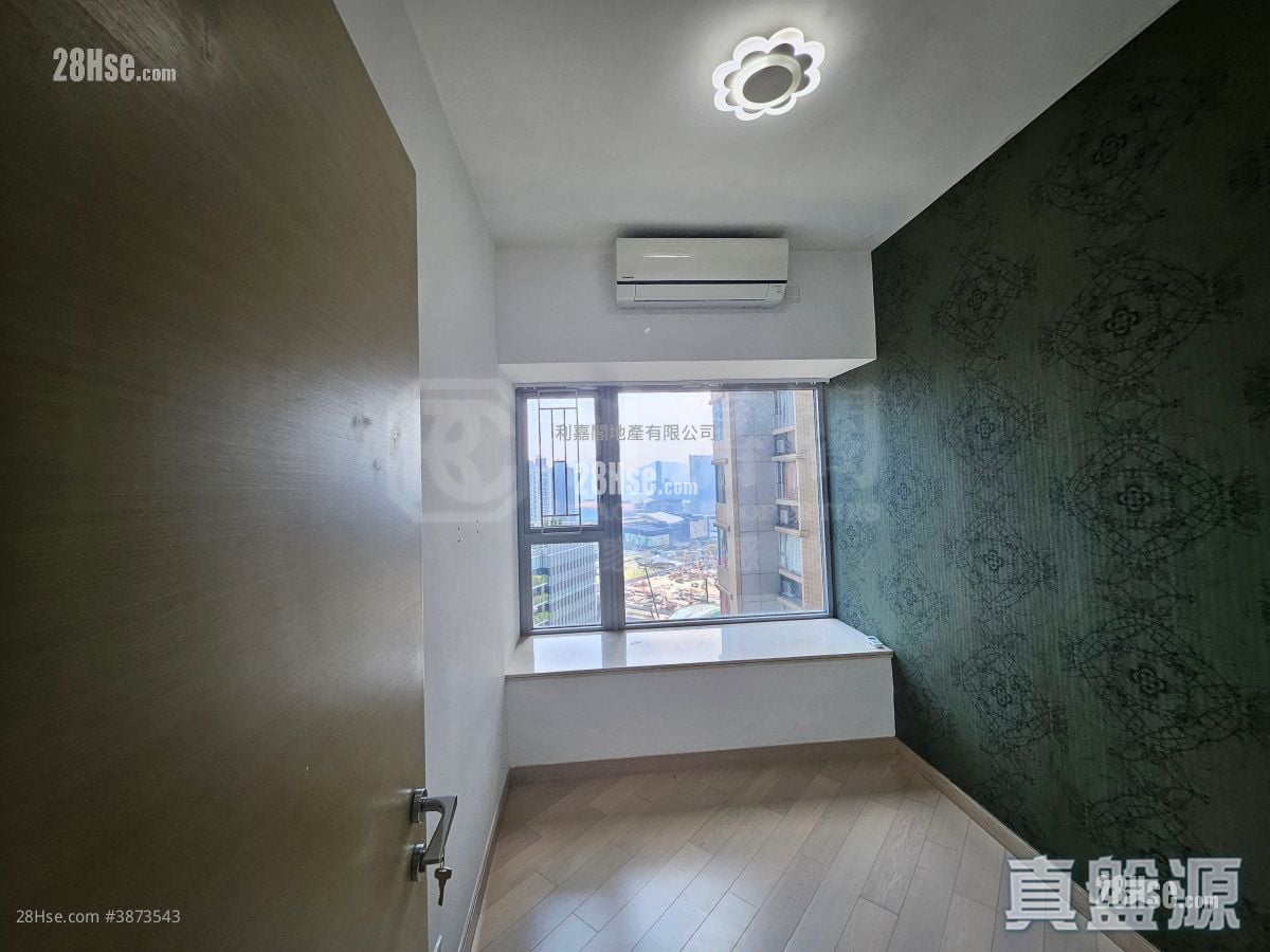 The Latitude Sell 3 Bedrooms , 2 Bathrooms 827 ft²