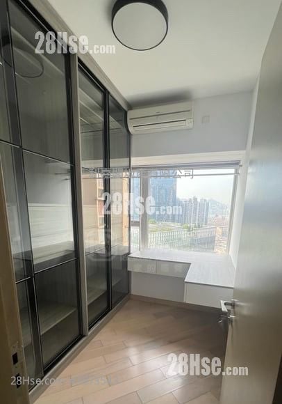The Latitude Sell 3 Bedrooms , 2 Bathrooms 827 ft²