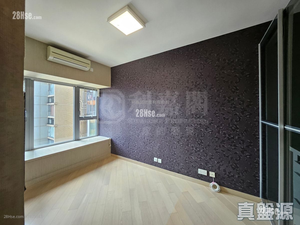 The Latitude Sell 3 Bedrooms , 2 Bathrooms 827 ft²