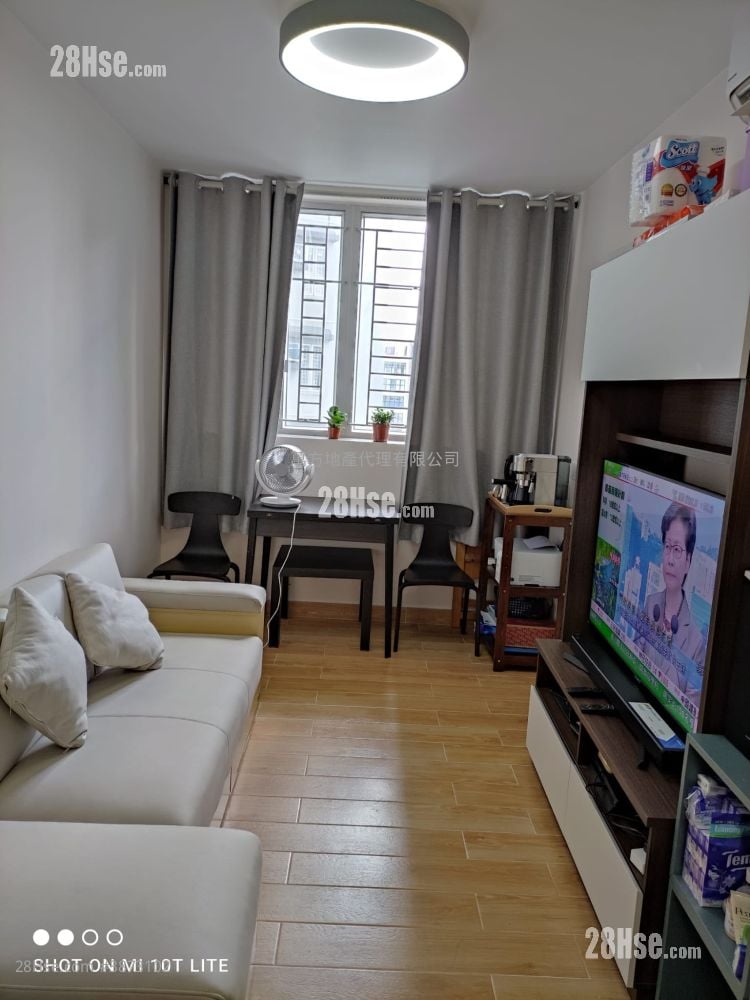 Yuk Wo Court Sell 1 Bedroom , 1 Bathroom 302 ft²