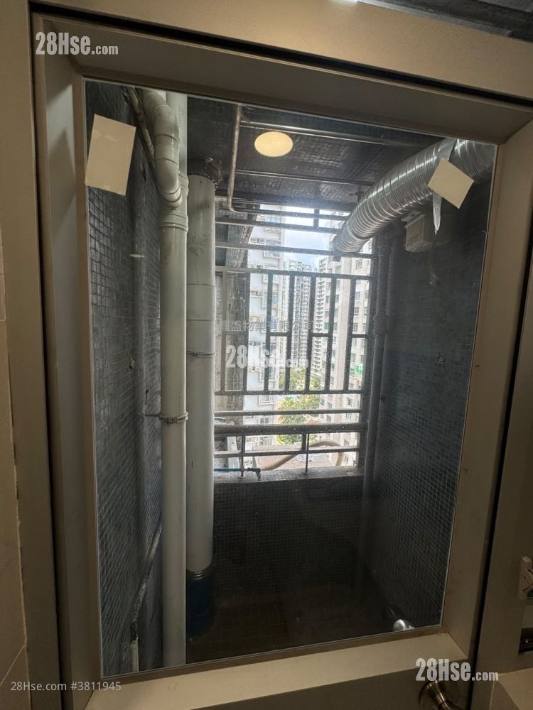 City Garden Rental 3 Bedrooms , 2 Bathrooms 807 ft²